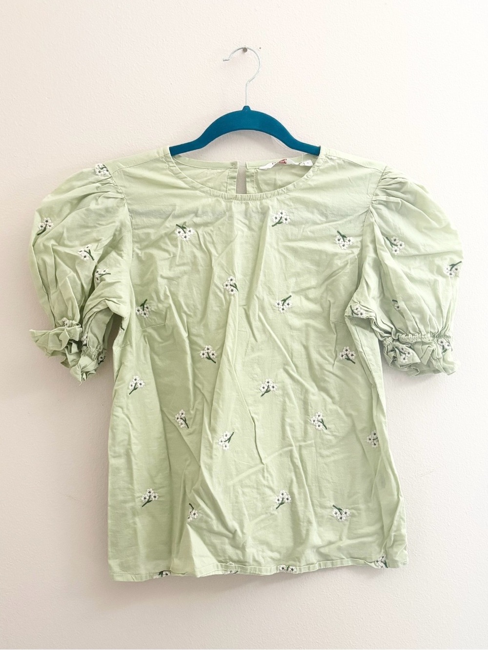 5/$15 🩷 MUST BUNDLE Honey Light Green Puff Sleeve Floral Top